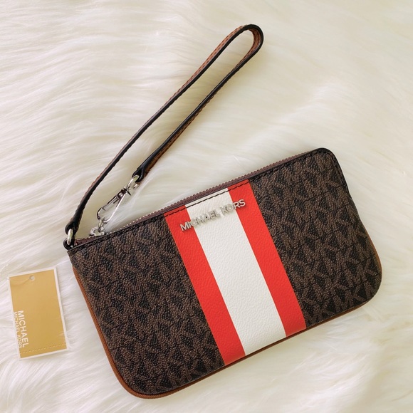 Michael Kors Handbags - ✈️ Michael Kors Jet Set Wristlet ✈️